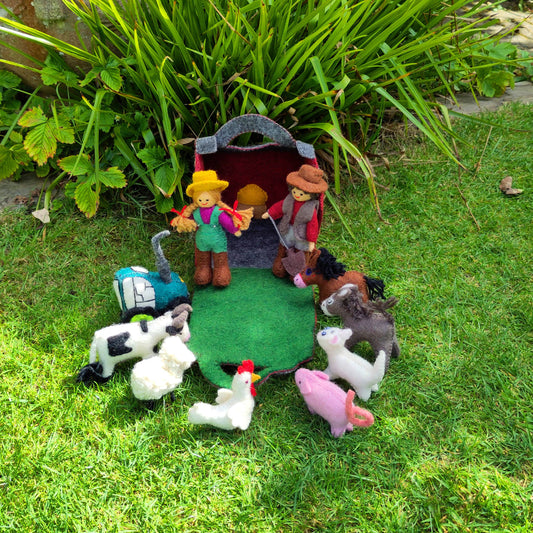 Heirloom Farm Play Set – A Miniature Farmyard Adventure!